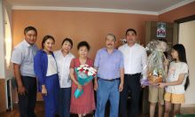 Депутаты «Единой России» поздравили семейные пары, прожившие в браке долгие годы, а также и участников СВО