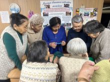 Теплая поддержка: активисты партпроекта «Старшее поколение» вяжут подшлемники для участников СВО
