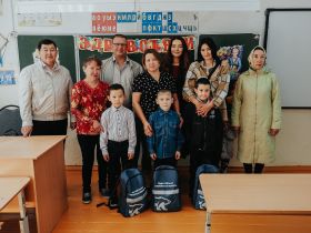 «Единая Россия» помогла семьям Вагайского района собрать детей в школу