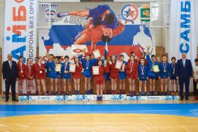 Тюменские самбисты определили лучших на региональном этапе школьной лиги