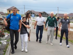 Ольга Швецова встретилась с паралимпийцами на базе конного клуба «Аллегро»﻿