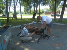 Работа в рамках проекта во дворах с. Столовое