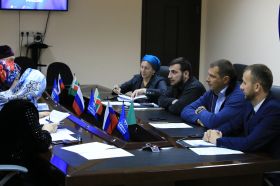 28 сентября, в офисе Регионального исполкома Чеченского отделения Партии «Единая Россия» состоялось первое заседание Общественного совета по реализации федерального партпроекта «Театры - детям»