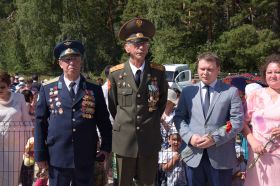 Открытие памятника павшим воинам в деревне Юртобор