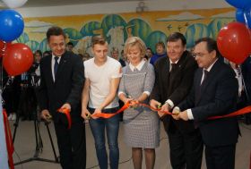 В Китовской средней школе Шуйского муниципального района после проведения капитального ремонта открылся спортивный зал