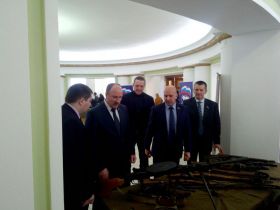 "Помним о войне" выставка оружия