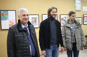 Олег Балаян посетил участок для голосования по проекту «Формирование комфортной городской среды»