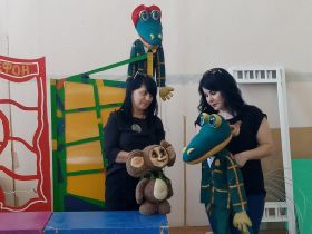 Артисты театра кукол Золотой кувшин готовятся к репетиции спектакля