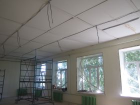 Ремонт спортивного зала в Баевской школе (фото до и во время ремонта)