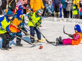 «ПОЛЯНКА» представит Южно-Сахалинск в Суперкубке дворового семейного хоккея «Хоккей в валенках»