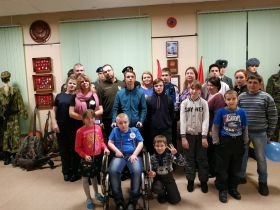 В Норильске молодогвардейцы и партийцы поддержали клуб для семей с особыми детьми