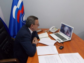 Михаил Богаратов в режиме видеоконференцсвязи провёл совещание по вопросам участия региона в федеральном партийном проекте «Детский спорт»