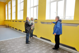 6 июля 2020 года - общественный контроль хода ремонта спортзала в «СОШ №1 п. Видяево» 