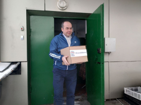 Волонтер Владимир Лидерман закупил и доставил горячие обеды медикам Республиканского кардиодиспансера