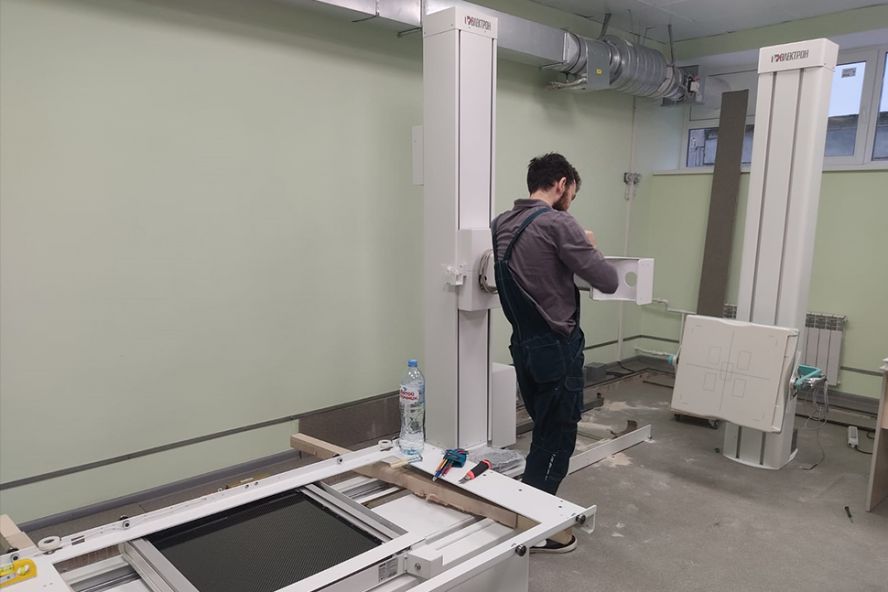 В Белинской районной больнице приступили к монтажу и установке нового рентгенаппарата