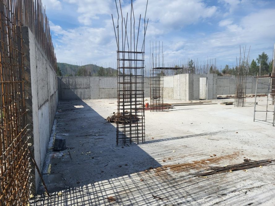 В Туве продолжается строительство трёхэтажного здания Дома-интерната для пожилых и инвалидов в рамках Народной программы
