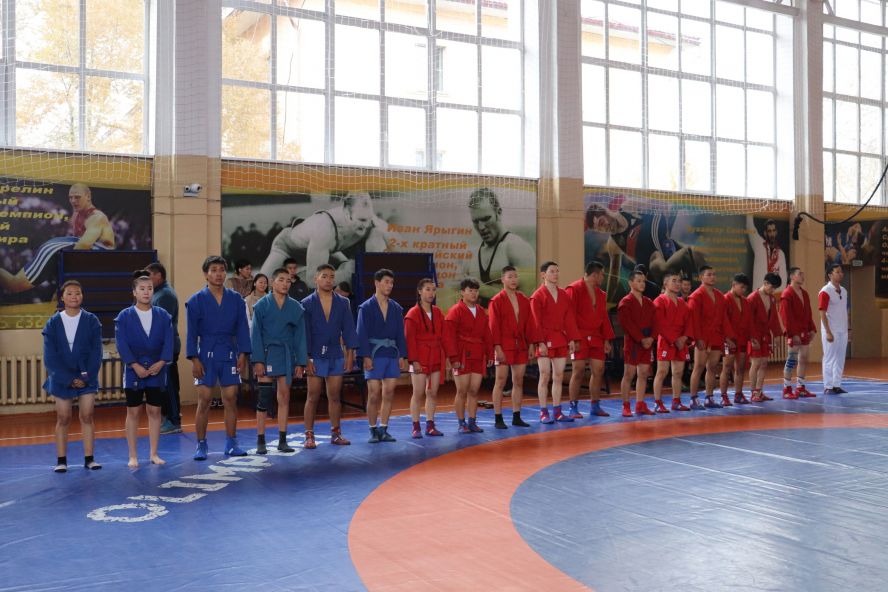 В рамках федерального партийного проекта «Zа самбо» состоялось Первенство среди юниоров и юниорок 2004-2006г.р. в спортзале "Херел"